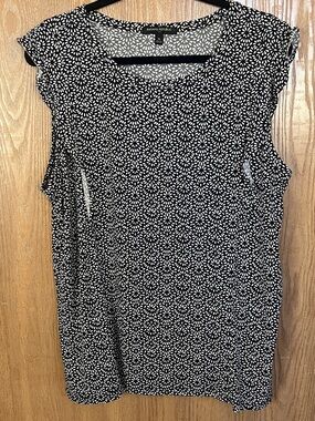 Banana Republic Black & White Floral-Pattern Top